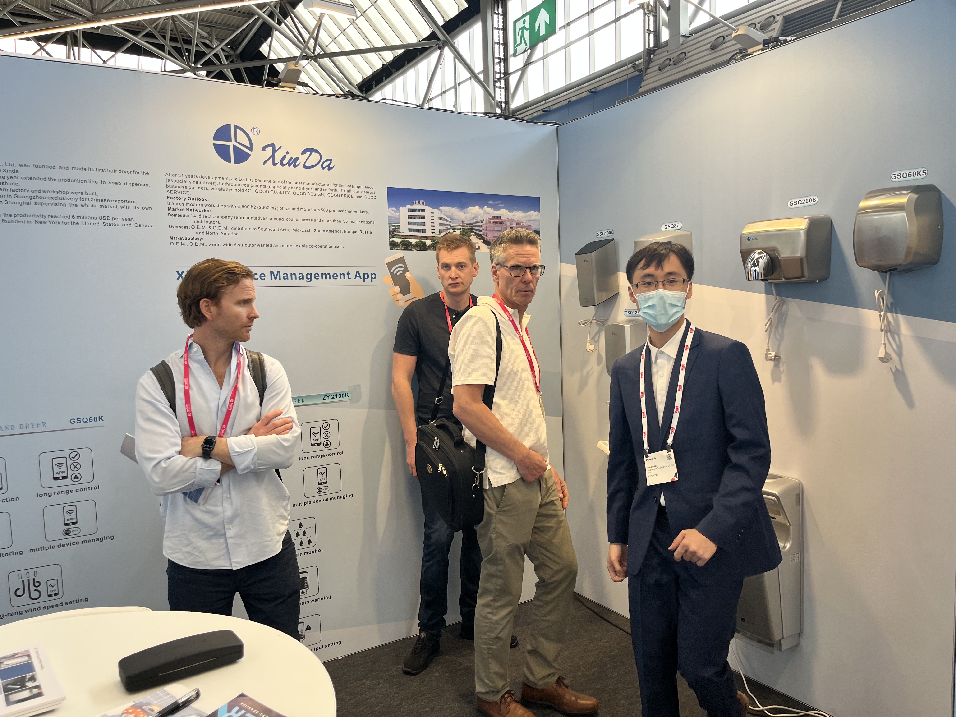 Pha pha x&agrave; ph&ograve;ng